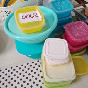 ITEM PLASTIC TUMBLERS AND BOWLS