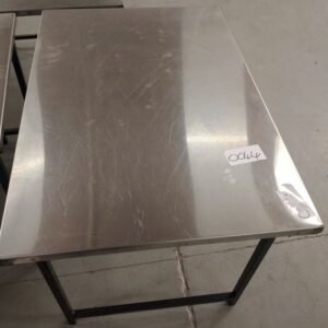 ITEM SILVER TABLE