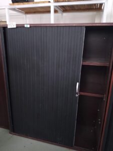 ITEM ITEM MAHAGONY BLACK ROLLER CABINET FF00062