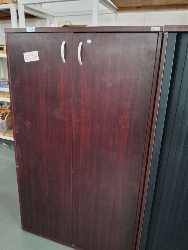 ITEM ITEM MAHAGONY DOUBLE DOOR CABINET FF00016
