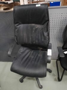 ITEM ITEM HIGHBACK LEATHER CHAIR:RM-MAU FF00001