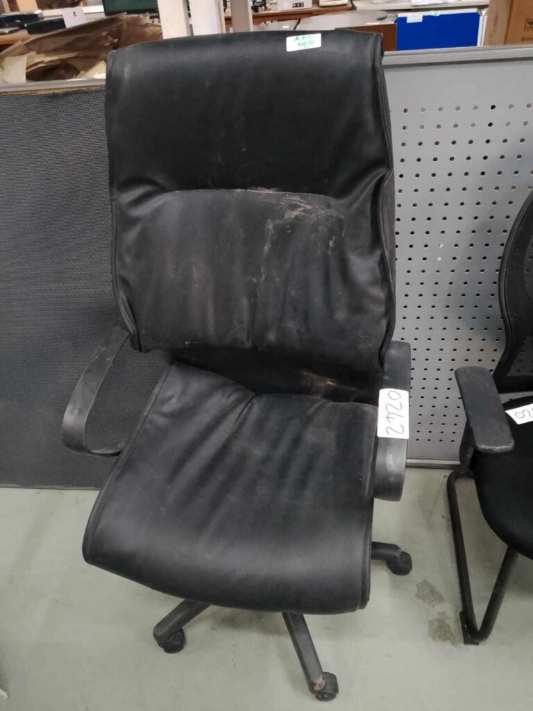 ITEM ITEM HIGHBACK LEATHER CHAIR:RM-MAU FF00001