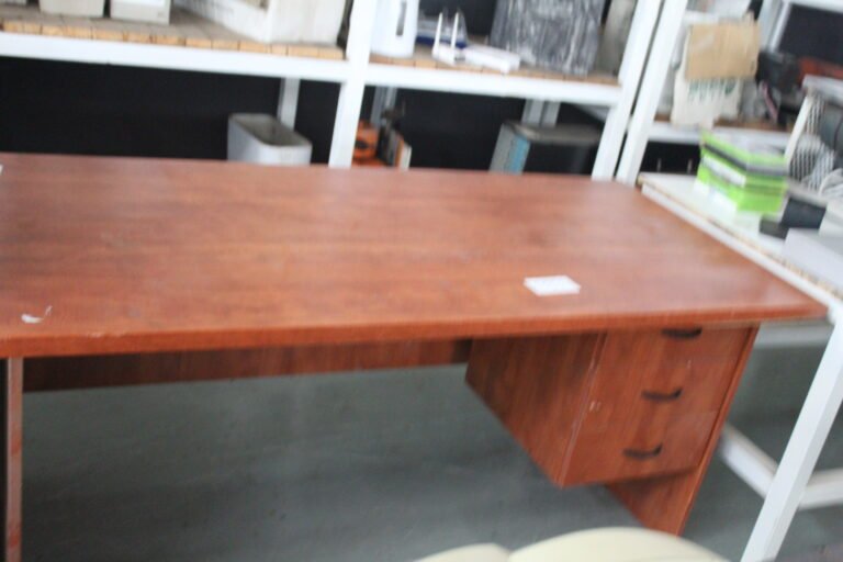 ITEM OFFICE DESK