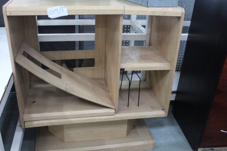 ITEM ITEM WOODEN RACK