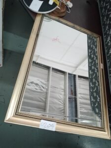 ITEM MIRROR