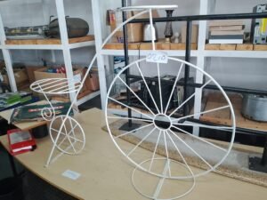 ITEM BICYCLE SHAPED STAND