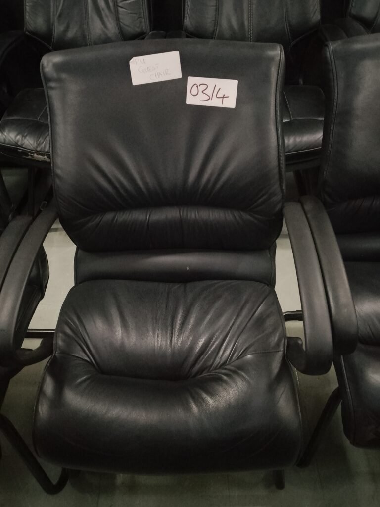 ITEM PU GUEST CHAIR