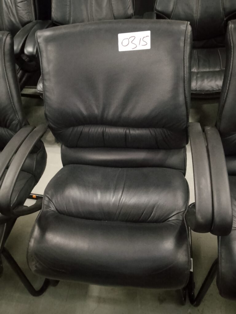 ITEM PU GUEST CHAIR