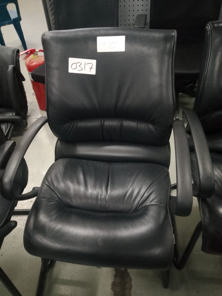 ITEM PU GUEST CHAIR
