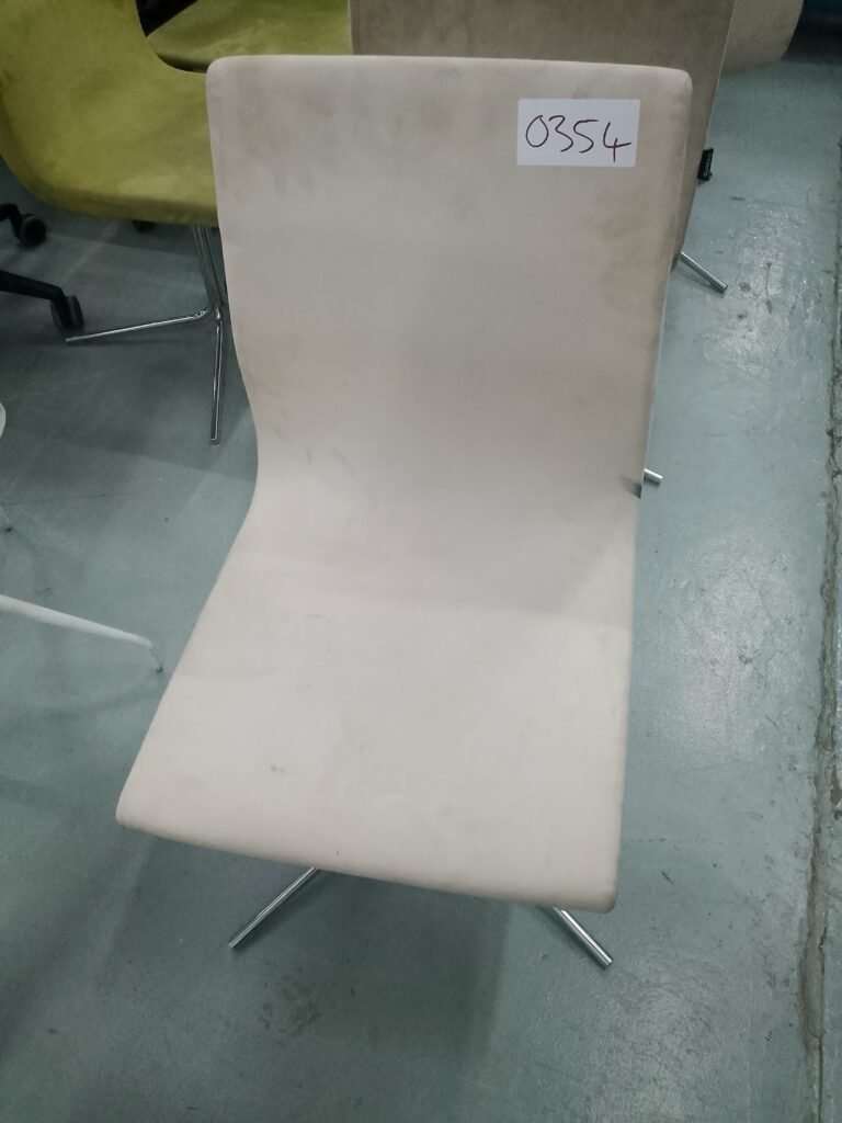 ITEM CREAM WHITE DINNING CHAIR