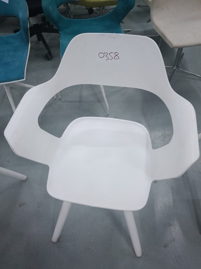 ITEM WHITE PLASTIC CAFE CHAIR