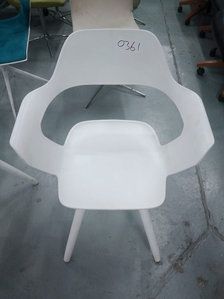 ITEM WHITE PLASTIC CAFE CHAIR