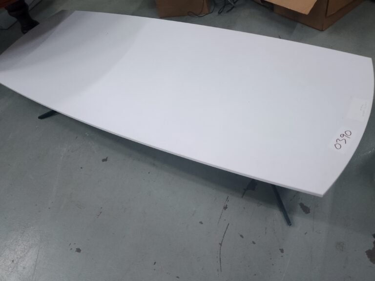 ITEM WHITE COFFE TABLE