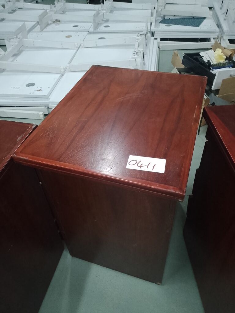 ITEM BROWN PEDESTAL