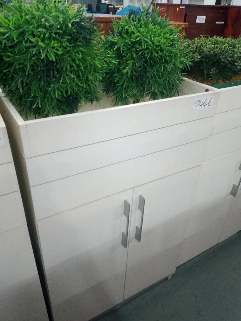 ITEM WHITE SHELF WITH PLANT