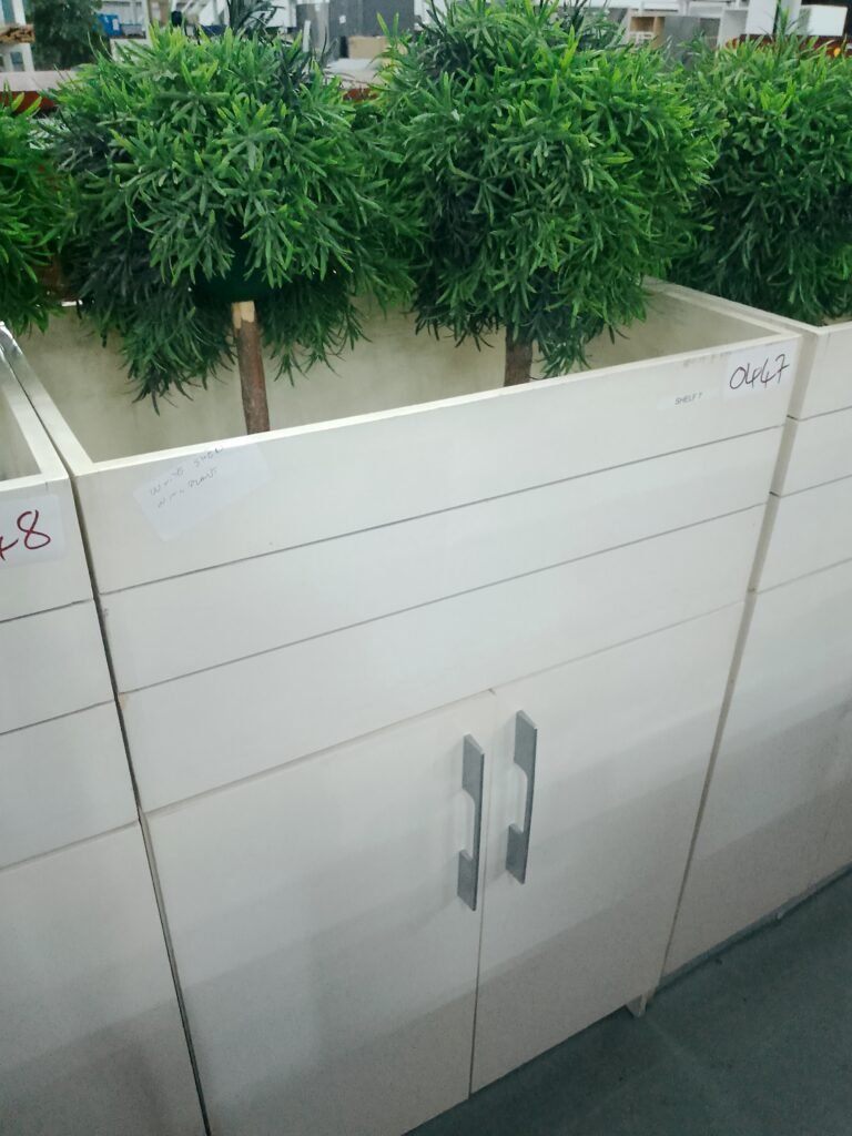 ITEM WHITE SHELF WITH PLANT