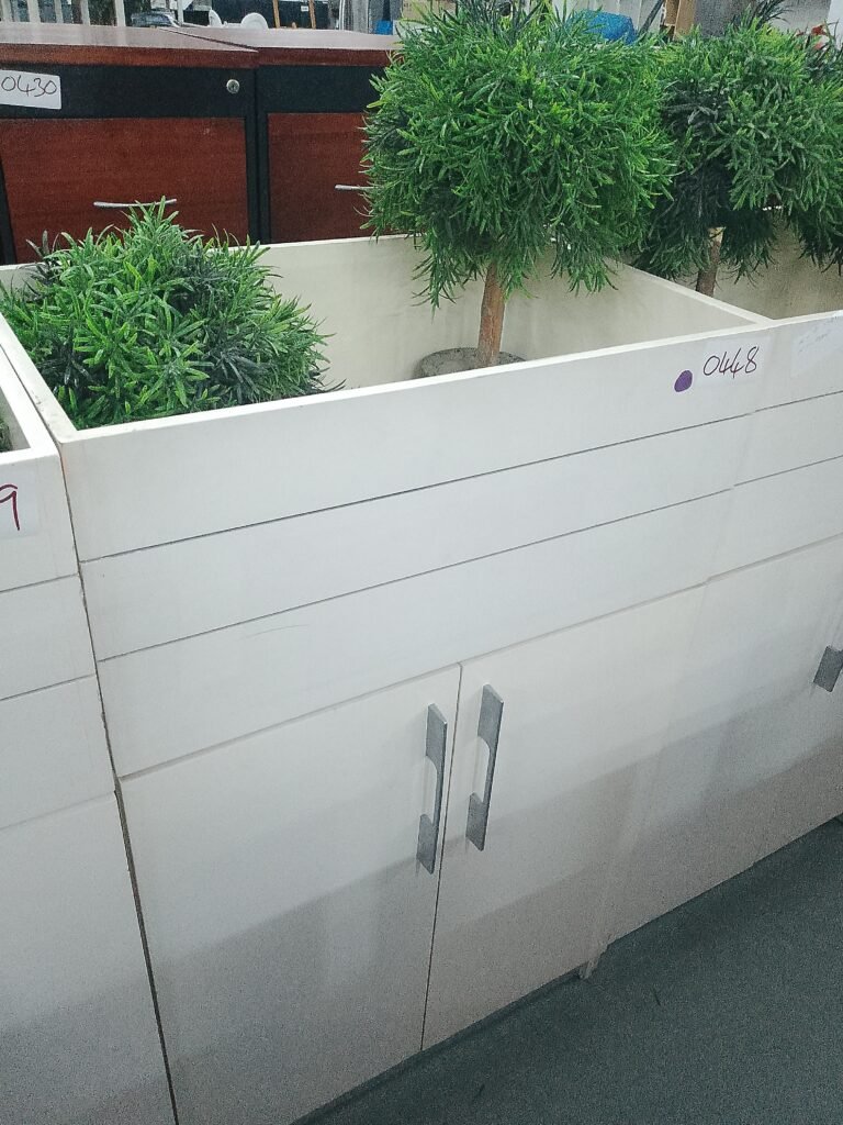 ITEM WHITE SHELF WITH PLANT