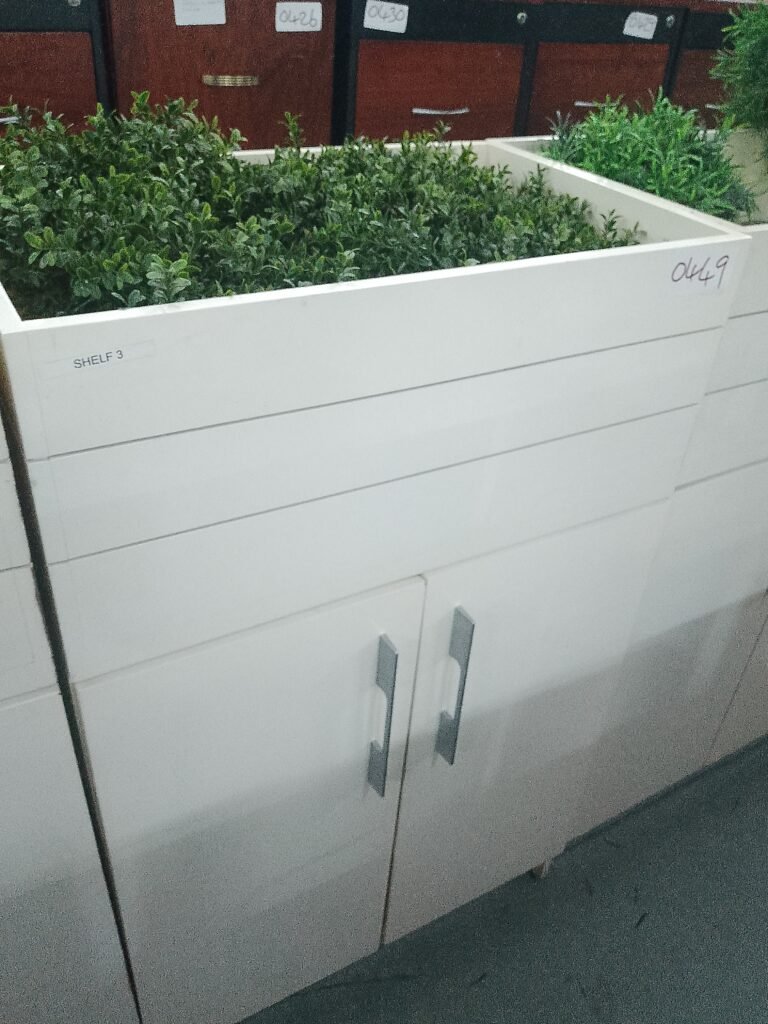 ITEM WHITE SHELF WITH PLANT