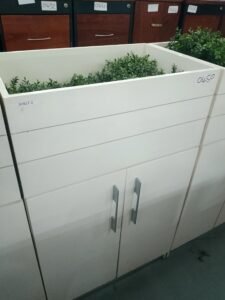 ITEM WHITE SHELF WITH PLANT