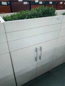ITEM WHITE SHELF WITH PLANT