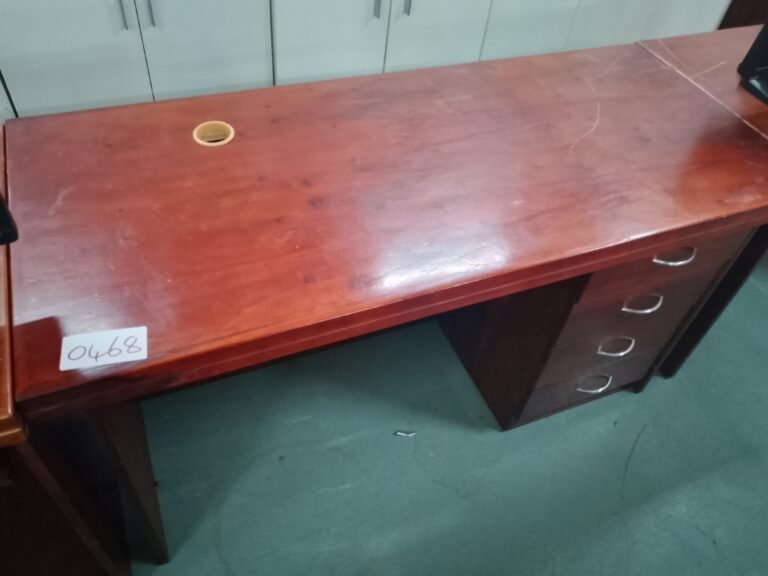 ITEM SMALL BROWN DESK WITH 4 DRAWERS