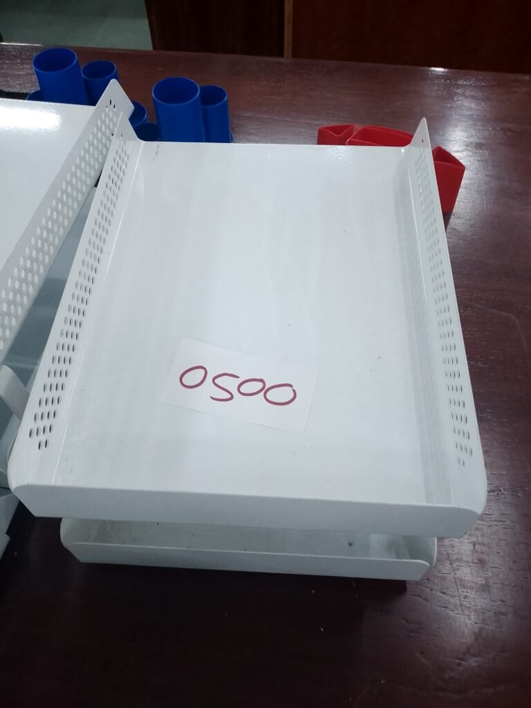 ITEM WHITE METAL TRAY