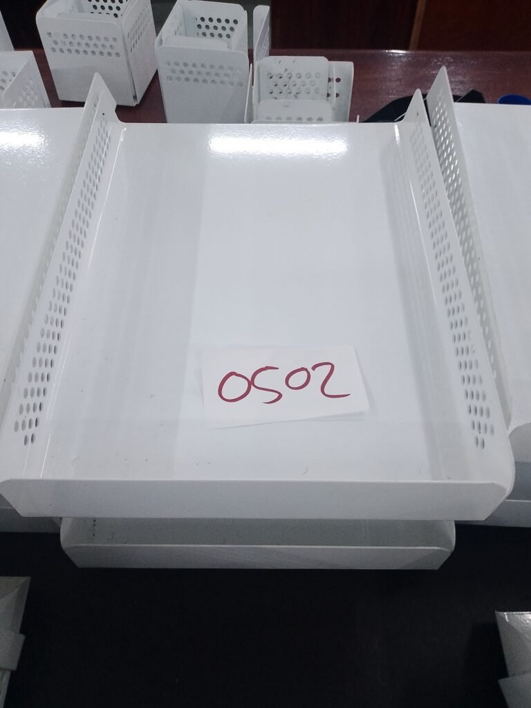 ITEM WHITE METAL TRAY