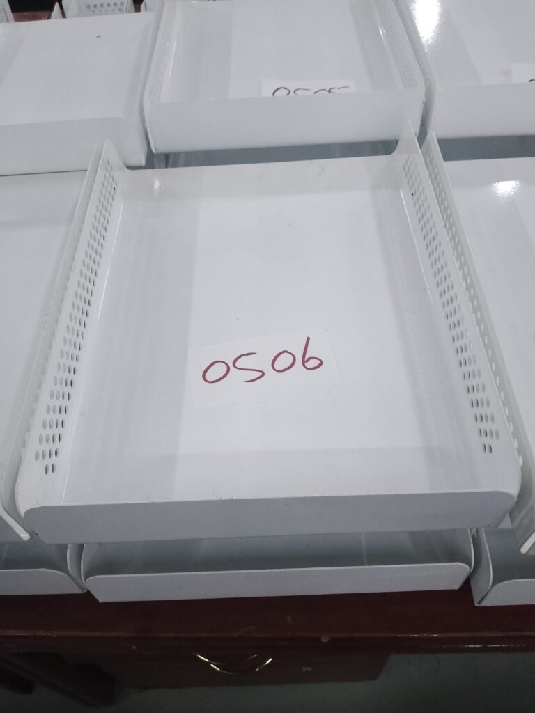 ITEM WHITE METAL TRAY