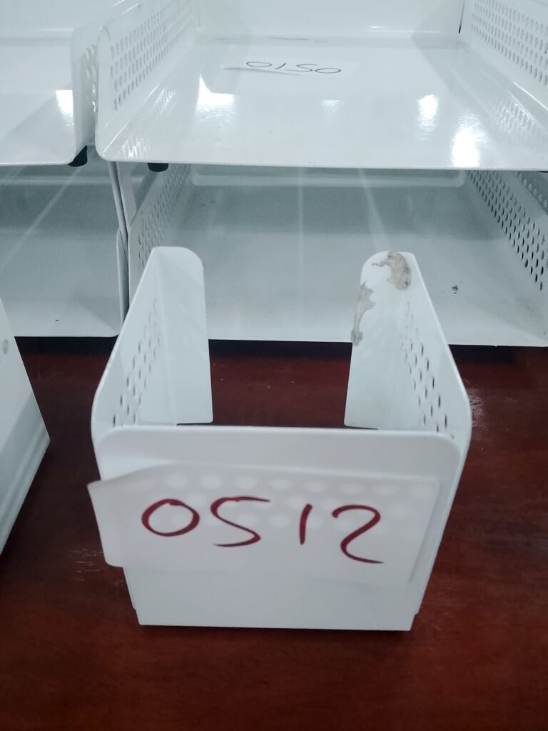 ITEM WHITE METAL PEN HOLDER