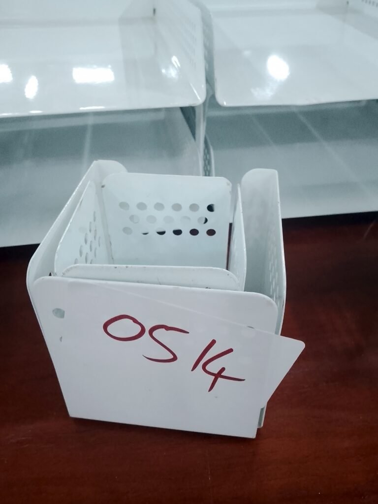 ITEM WHITE METAL PEN HOLDER