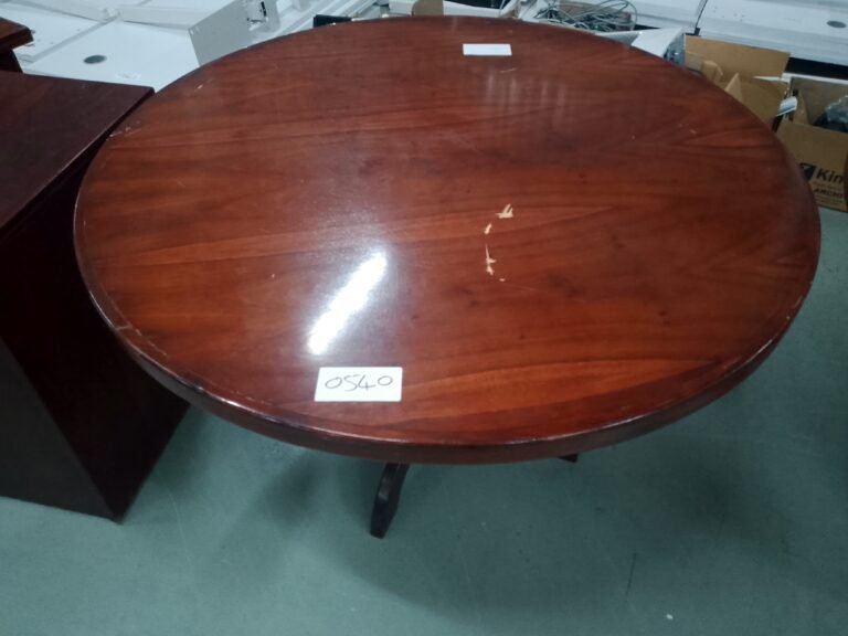 ITEM BROWN ROUND TABLE