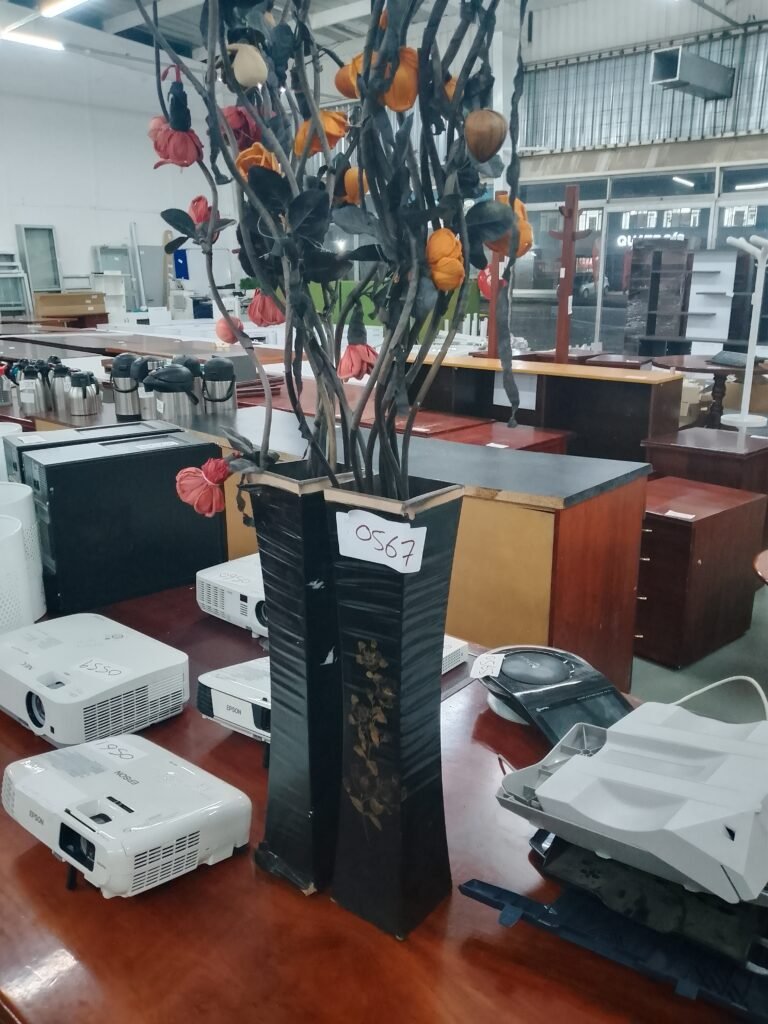 ITEM DECORATIVE FLOWER POT