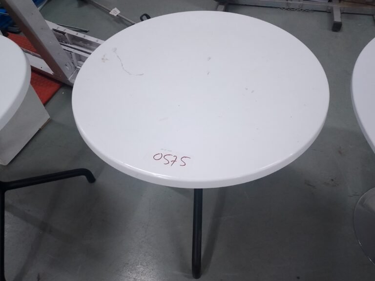 ITEM SMALL WHITE ROUND TABLE