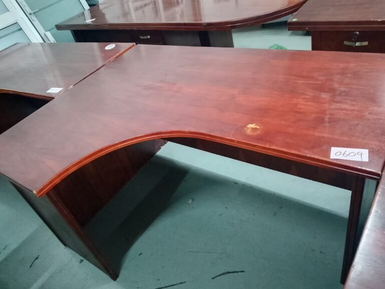 ITEM BROWN CURVED DESK
