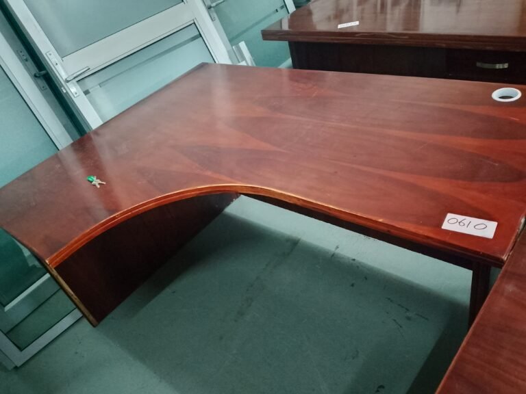 ITEM BROWN CURVED DESK