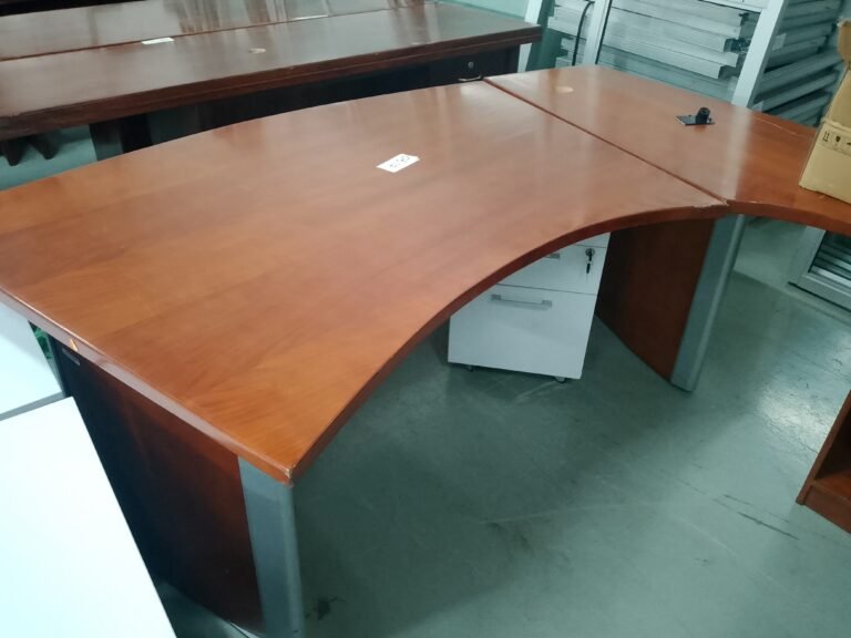 ITEM L SHAPED EXECUTIVE DESK