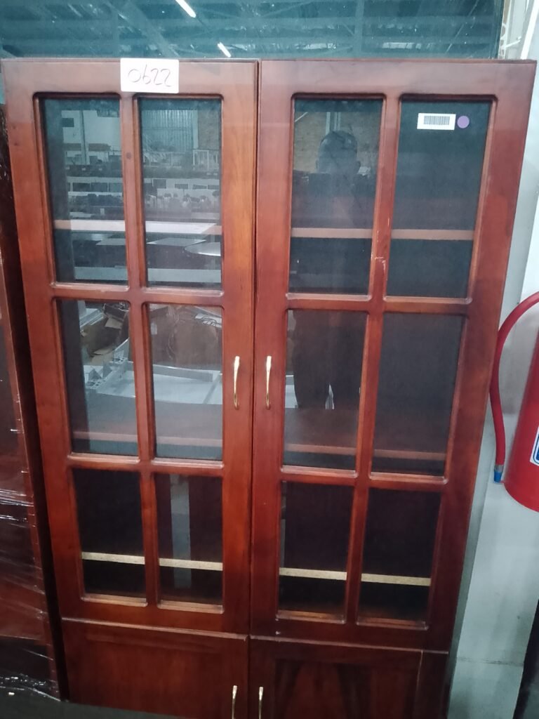 ITEM CUPBOARD WITH GLASS
