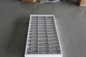 ITEM 3 WAY CEILING LIGHT