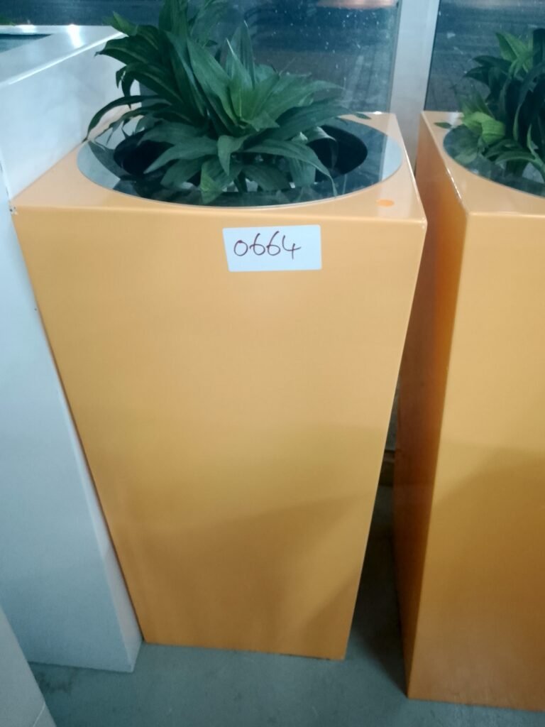 ITEM ORANGE METAL FLOWER POT
