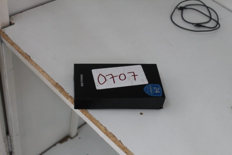 ITEM SAMSUNG S24 PHONE