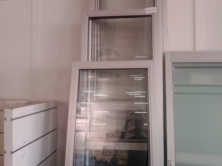 ITEM LONG DOUBLE GLASS PARTTIONS(3)