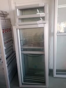 ITEM LONG SINGLE GLASS PARTITION
