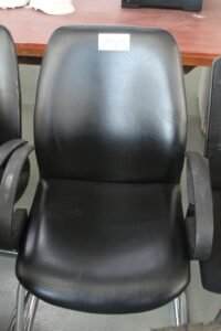 ITEM LEATHER VISITORS CHAIR