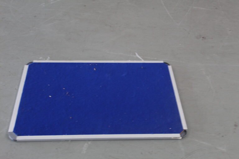 ITEM PARROT NOTICE BOARD