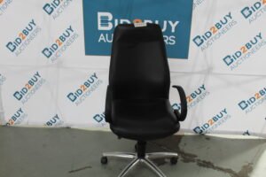 BLACK SWIVEL CHAIR