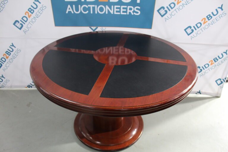 ROUND TABLE